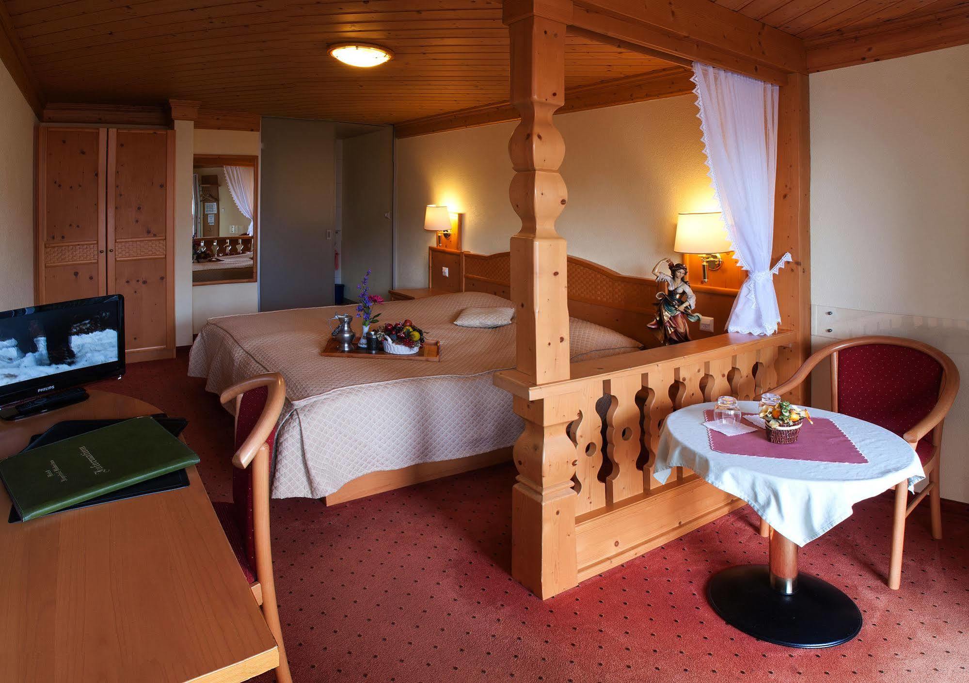 Seehotel Boutique Jaegerhof-Hubertus Faulensee Eksteriør bilde